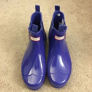 Brand New Blue Hunter Gloss Chelsea Boots